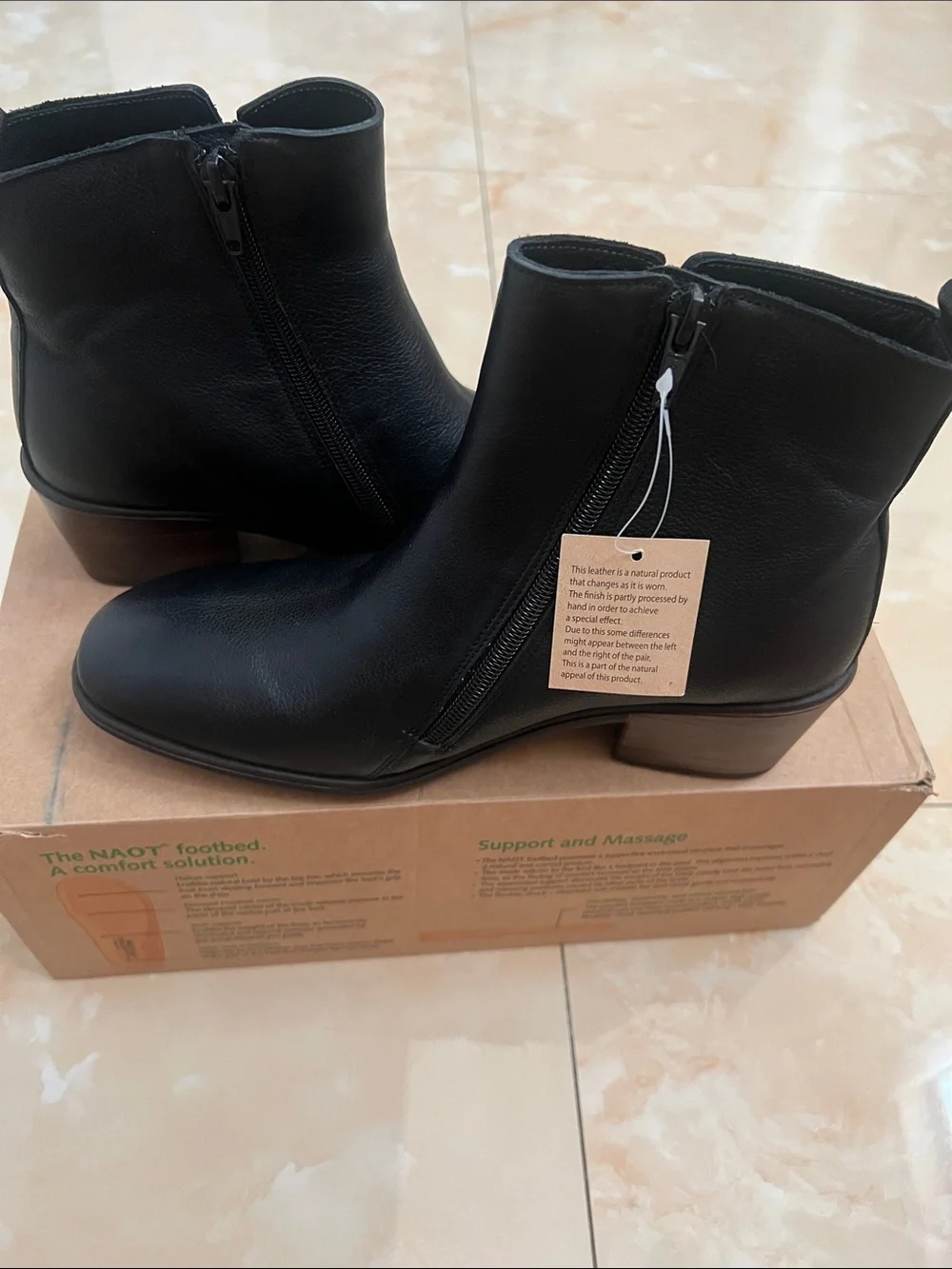 Naot classic black